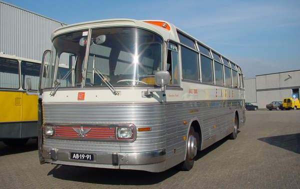 Bus & Car General Motors Eagle