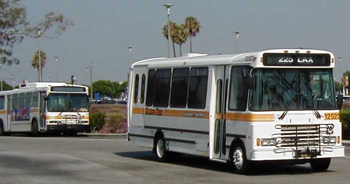 Metro Bus El Dorado MST II 12523