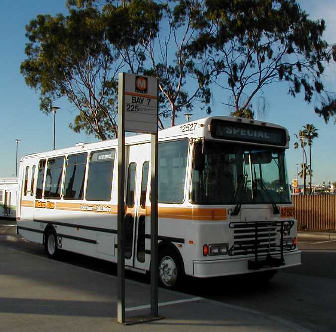 Metro Bus El Dorado MST II 12527