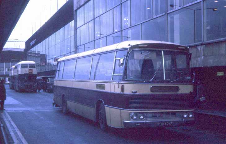 Thames Valley Bristol RELH6G Duple Commander Railair C424