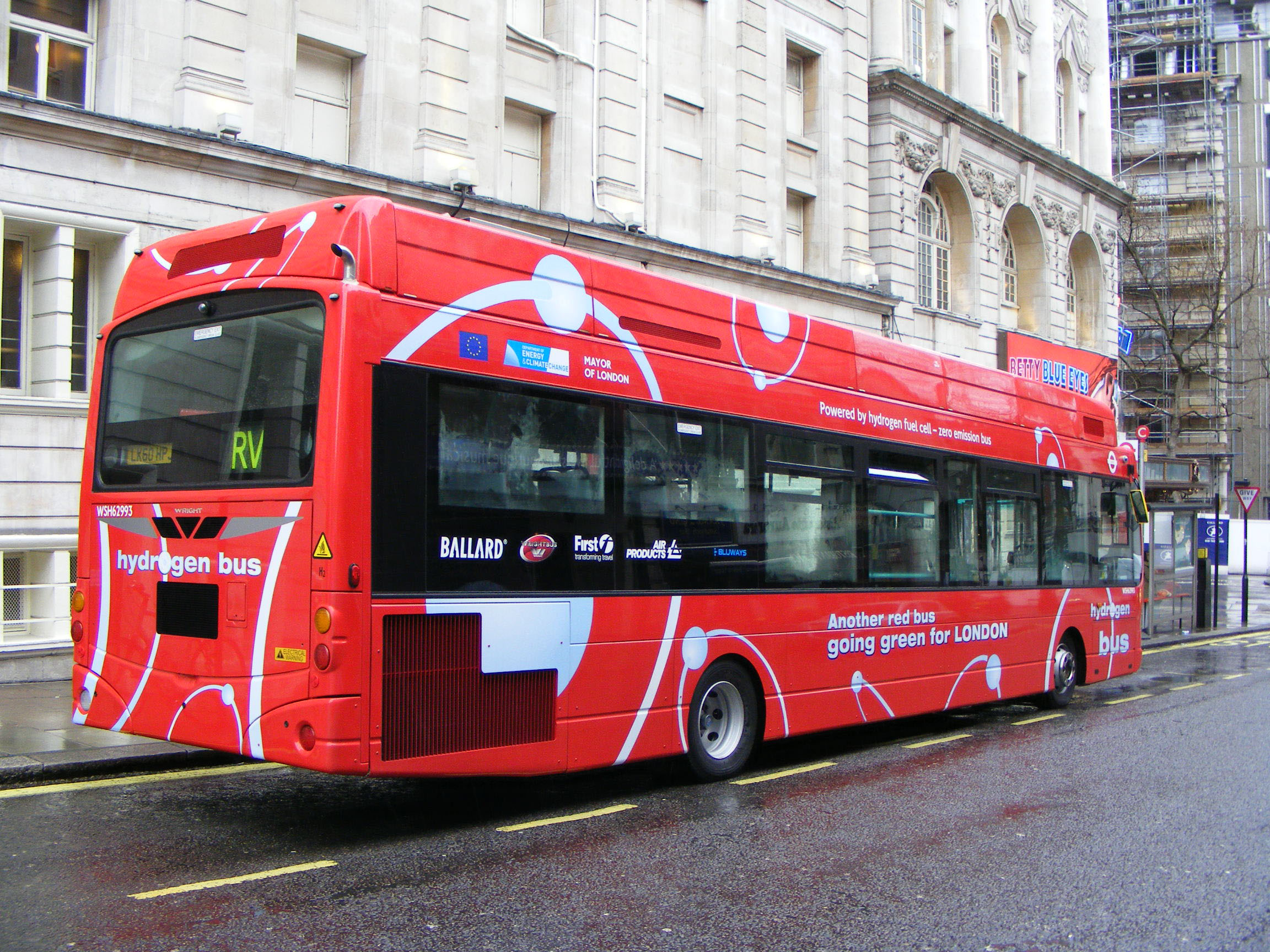 SHOWBUS PHOTO GALLERY First in London